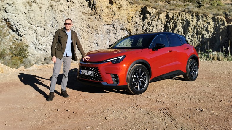 Jeździłem Lexusem LBX – to przyjemne autko miejsko-podmiejskie. Trudno wskazać jego poważne wady