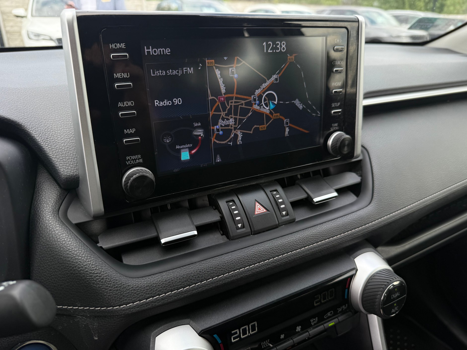 Toyota RAV4 z 2020 r. wyceniona na 119 tys. 900 zł