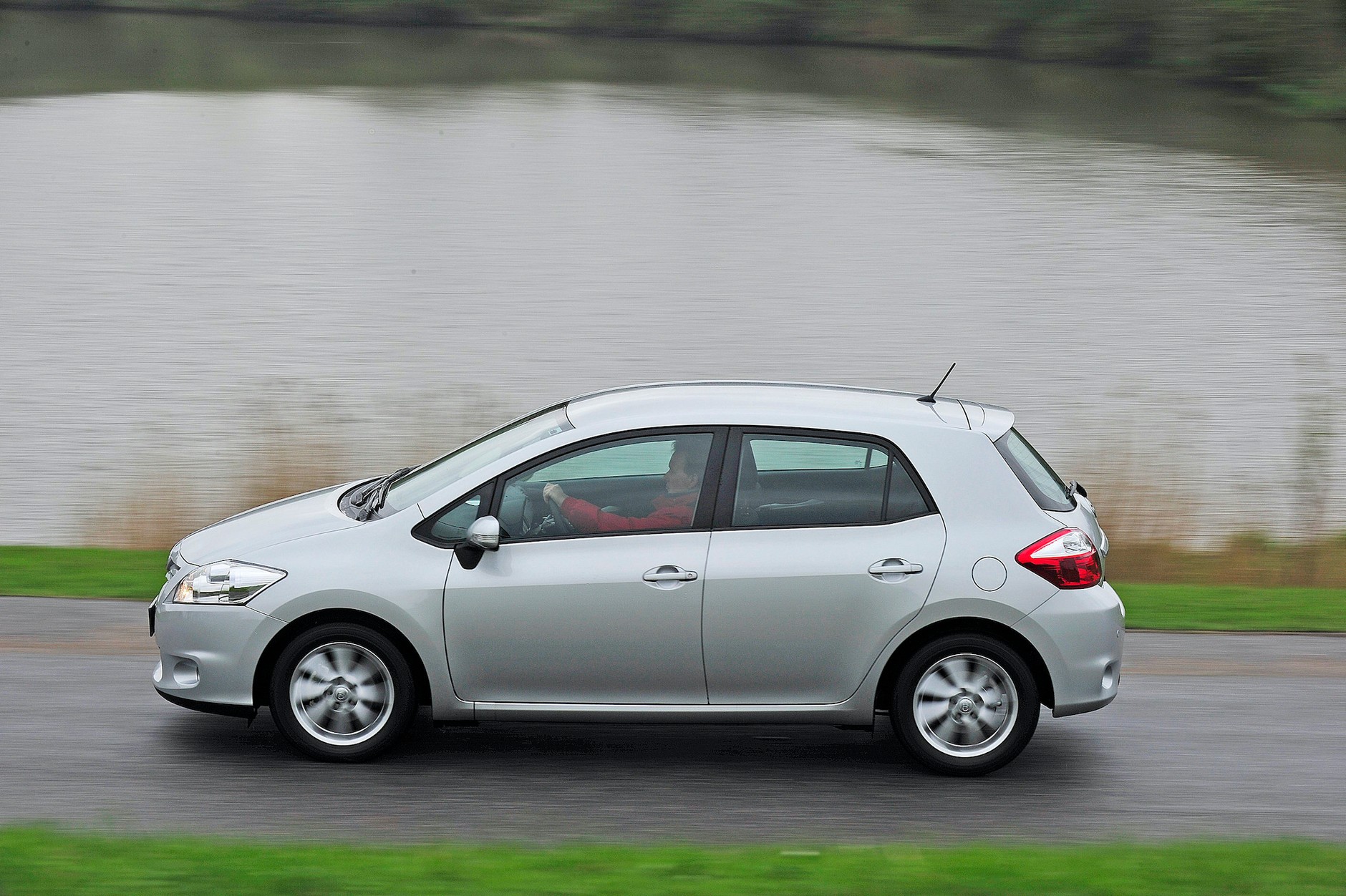 Toyota Auris I (2007-12)