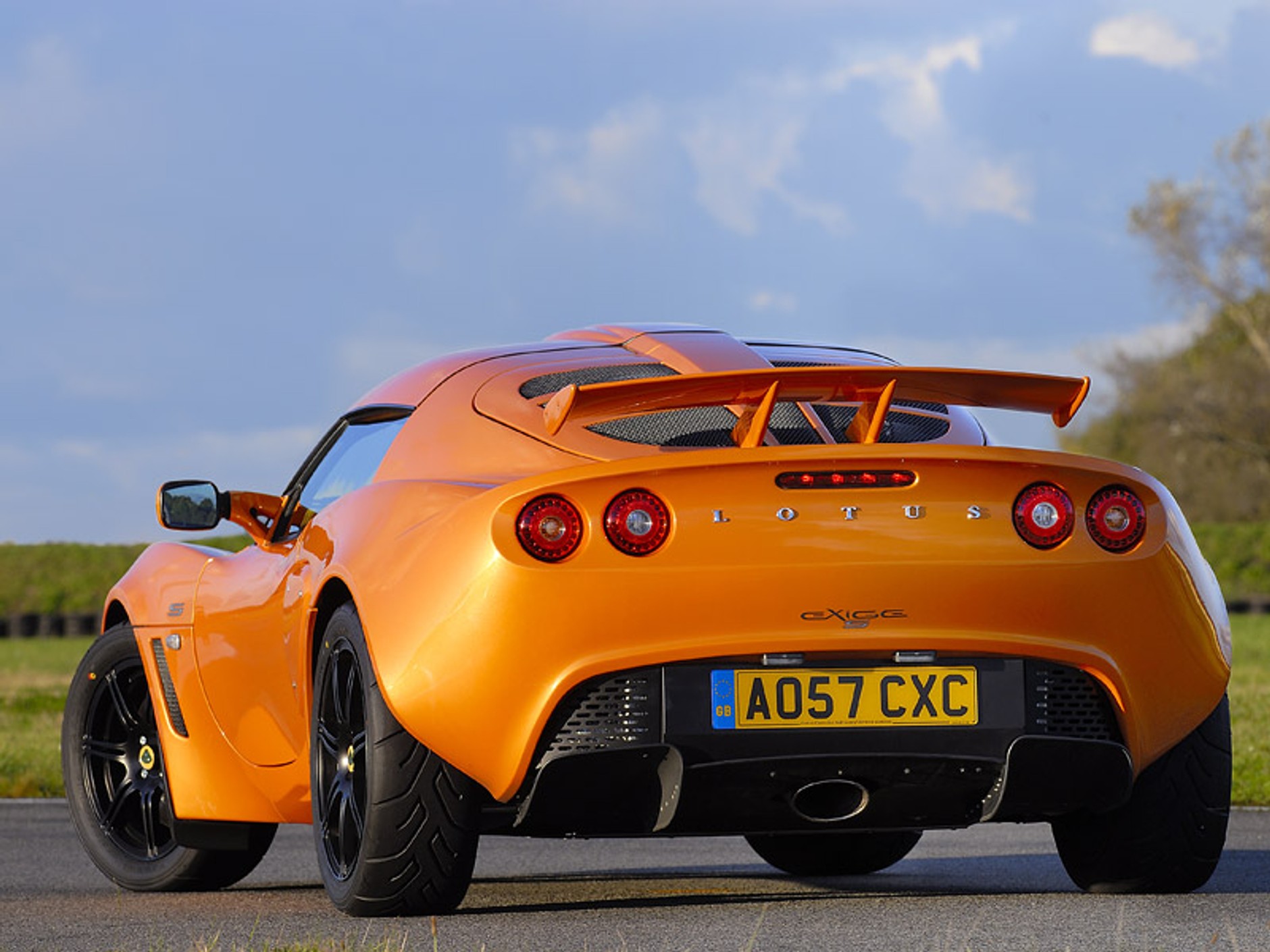 Tokio Motor Show 2007: Lotus wyostrzył modele Elise i Exige