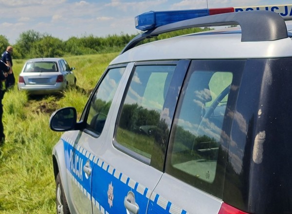 Ukradł paliwo ze stacji i uciekł. Znalazł go policyjny dron