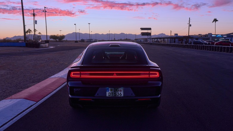 Nowy Dodge Charger