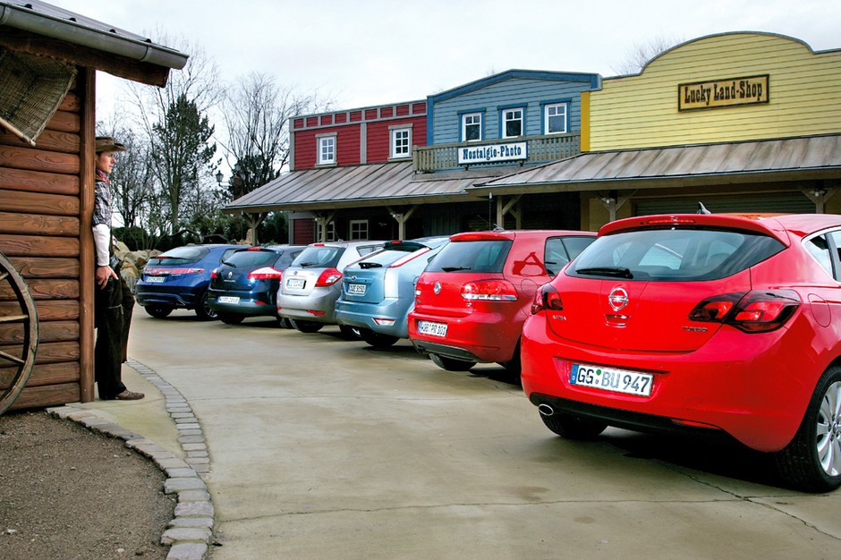 Opel Astra kontra reszta świata, czyli - Ford Focus, Honda Civic, Kia ceed, Renault Megane i VW Golf