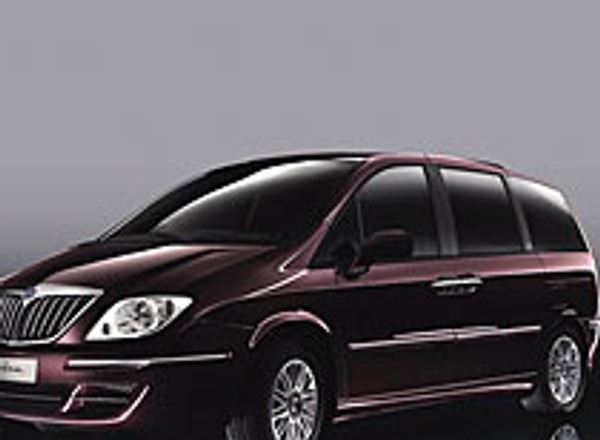 Lancia Phedra: włoski luksus w nowym opakowaniu