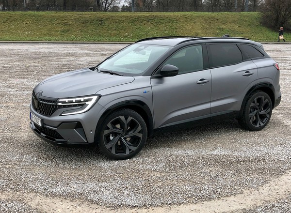 Renault Austral to prawdziwy skok jakościowy. Czy ma jakieś wady?