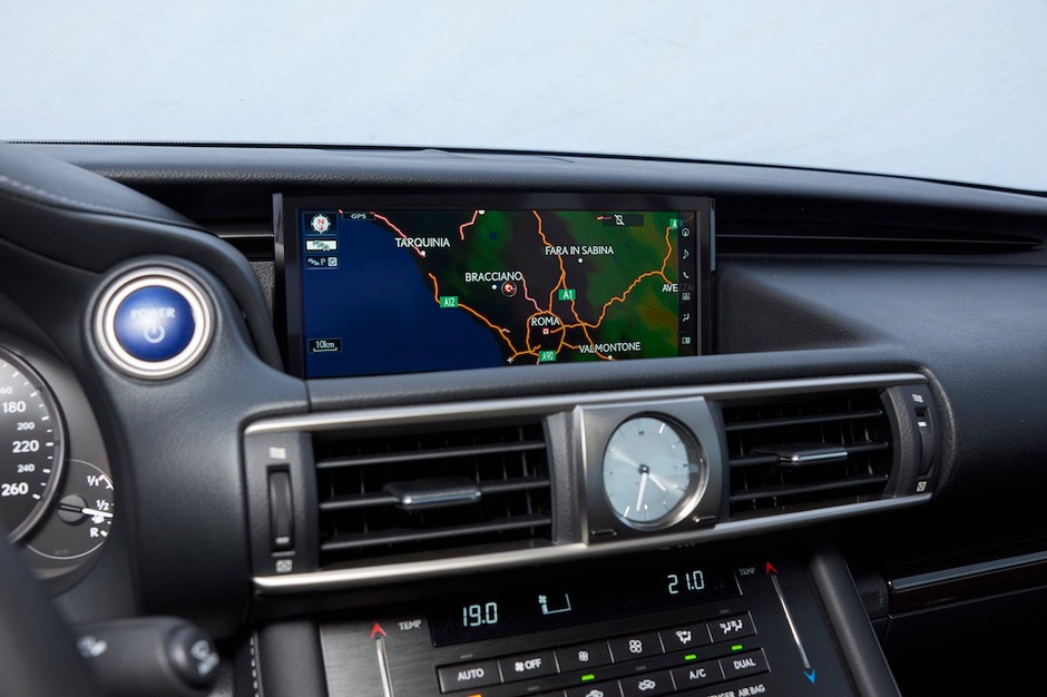 Lexus IS
