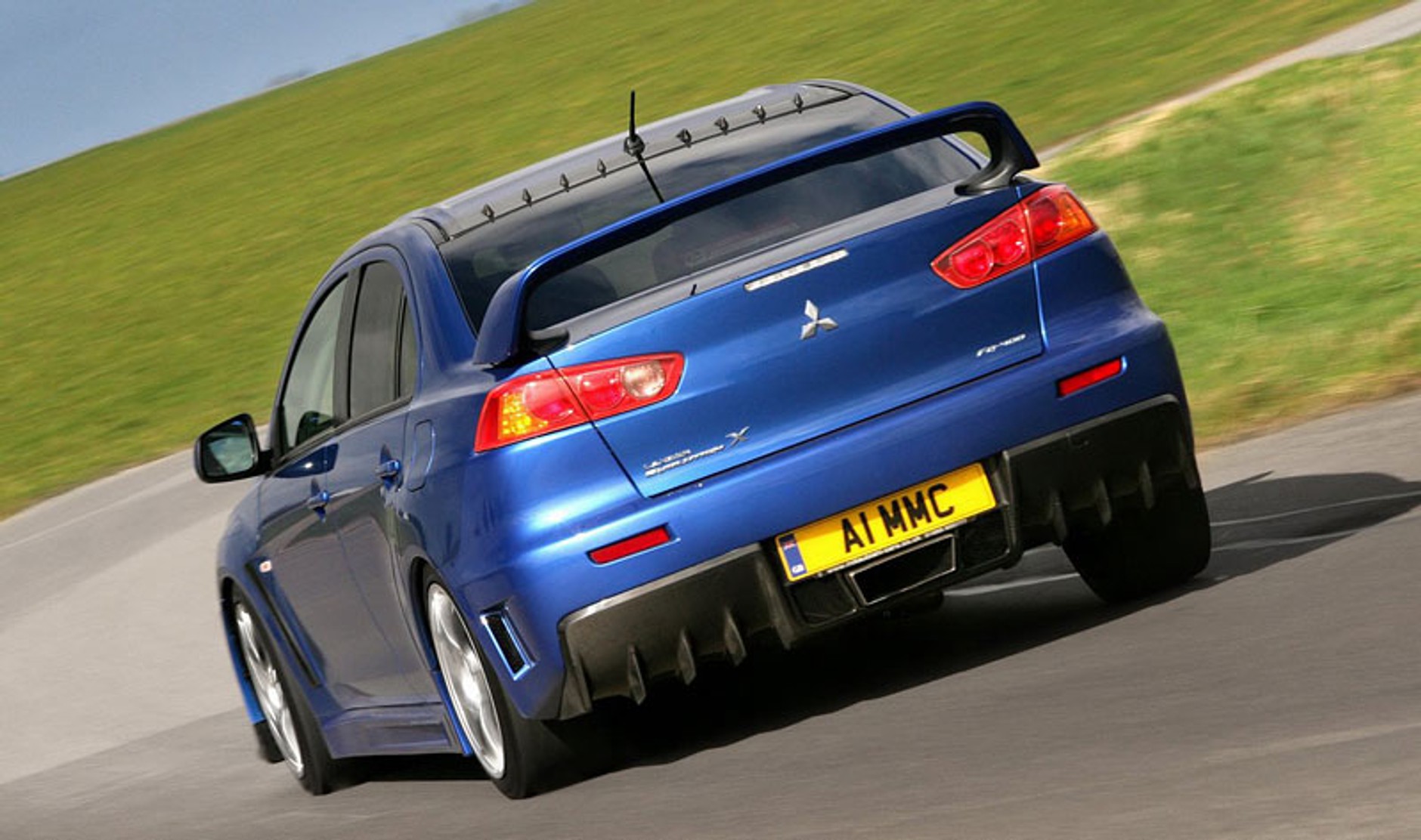 Mitsubishi Lancer Evo X FQ-400: fotogaleria