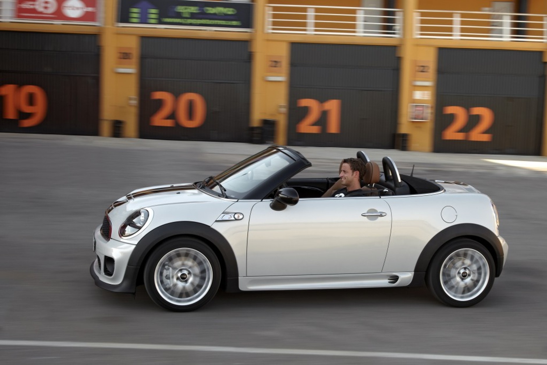 Nowe Mini Roadster: modelowy zawrót głowy
