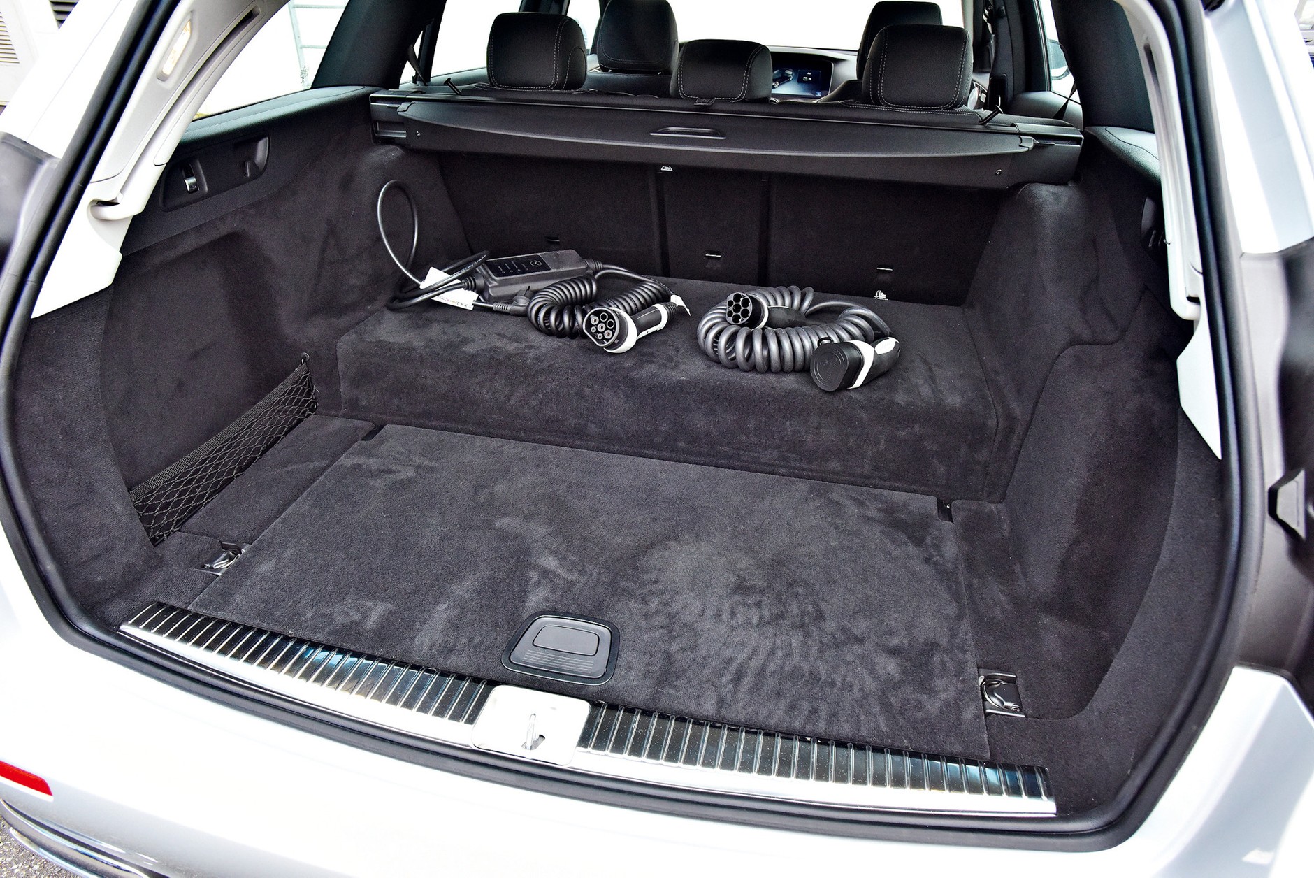 Porównanie: benzynowa hybryda, dieslowska hybryda kontra diesel i benzyna