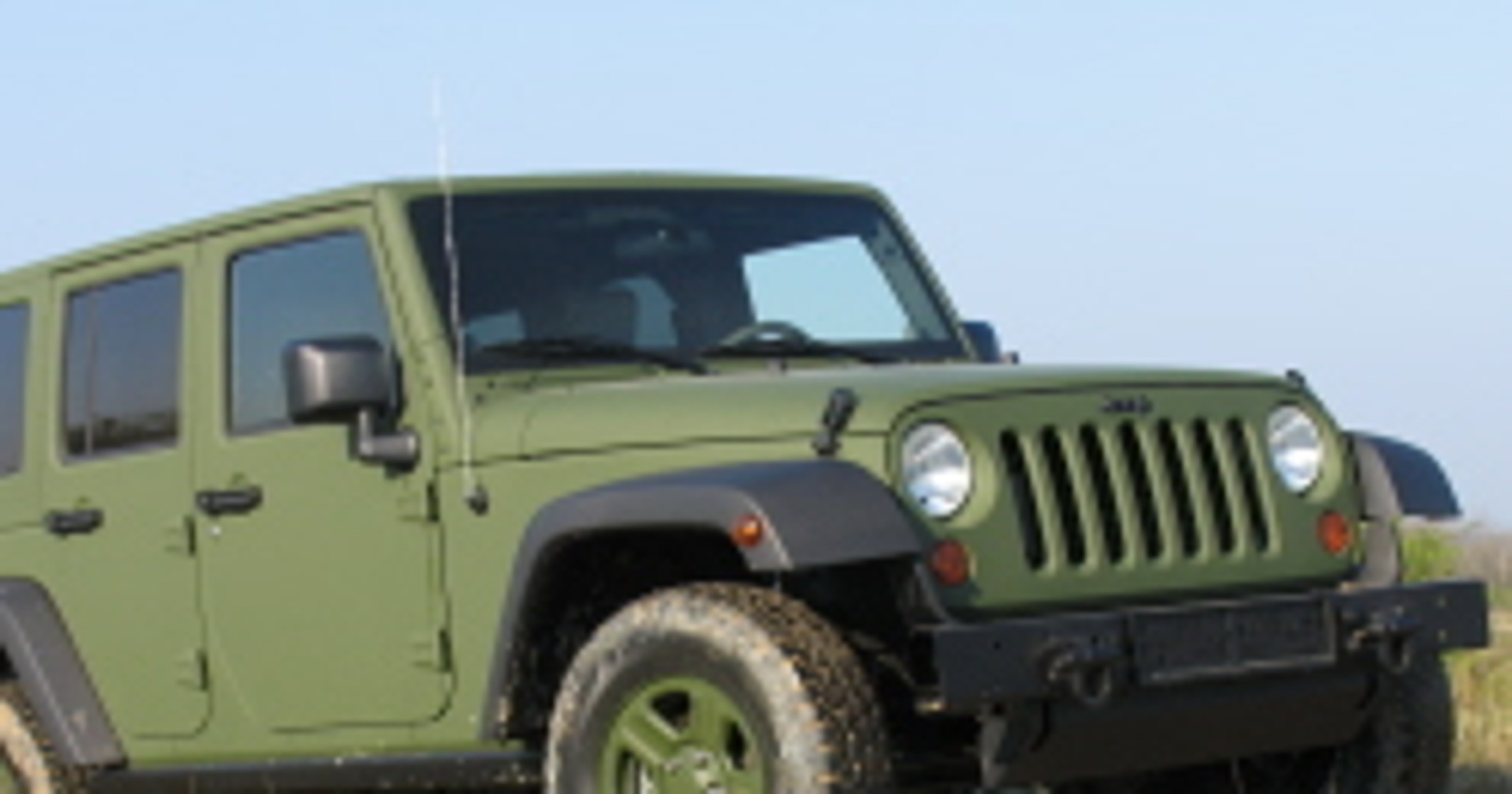 Jeep: model J8 w dwóch wersjach na Targach Militarnych w Kielcach