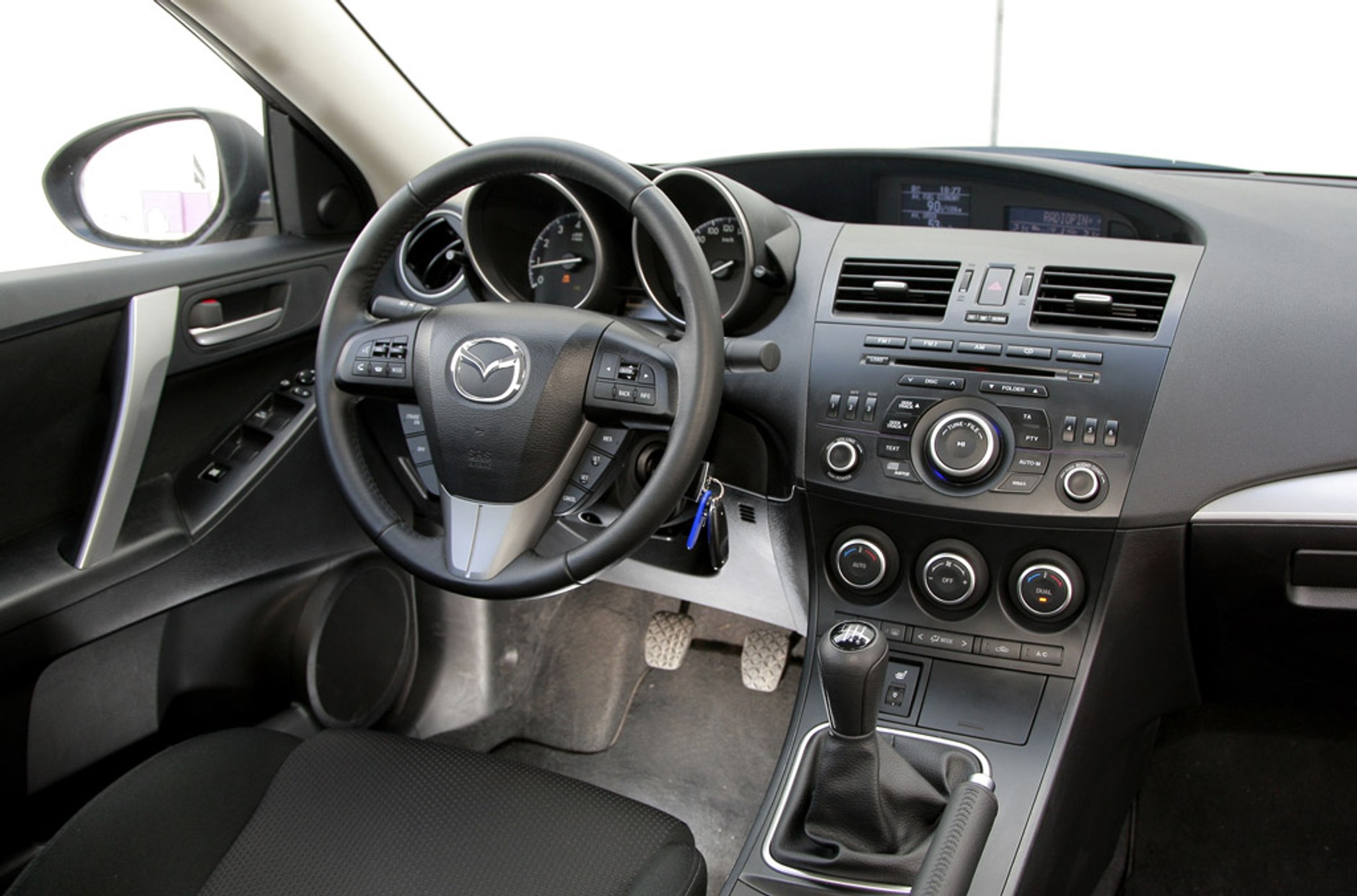 Ford Focus kontra Mazda 3 i Volkswagen Jetta: limuzyny małego formatu