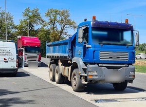 Wywrotka okazała się zgodna z przepisami, ale kierowca trafił w ręce policji