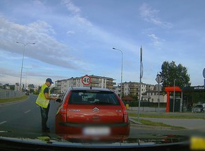 Nie mieścił się na pasie ruchu. Inspektorzy ITD szybko ustalili przyczynę