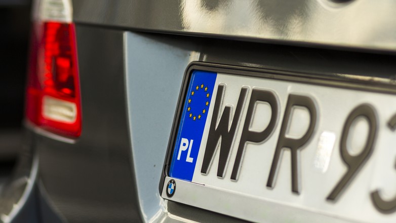 W nowym roku rejestracja auta nie będzie się wiązała z chodzeniem do urzędów