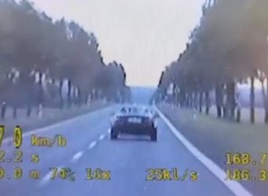 Nie widział i nie słyszał, a mimo to pędził niemal 170 km/h. Dostał ponad 10 tys. zł mandatu i 35 punktów