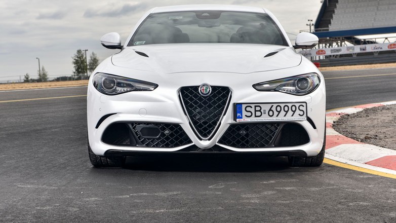 Alfa Romeo Giulia Quadrifoglio - powrót w wielkim stylu
