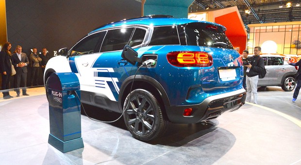 Citroen na salonie samochodowym w Paryżu