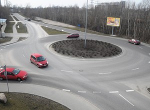Jak poprawnie jeździć po rondzie?