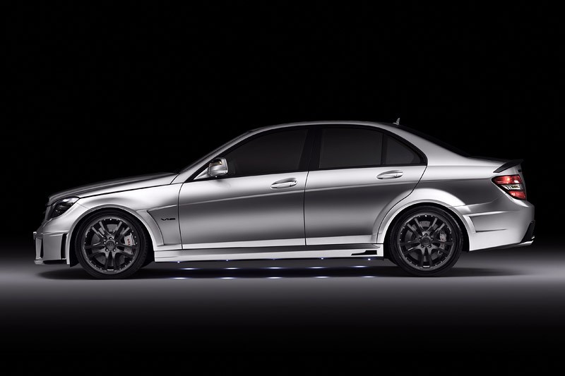IAA Frankfurt 2007: Brabus Bullit - Mercedes-Benz klasy C z silnikiem V12 biturbo