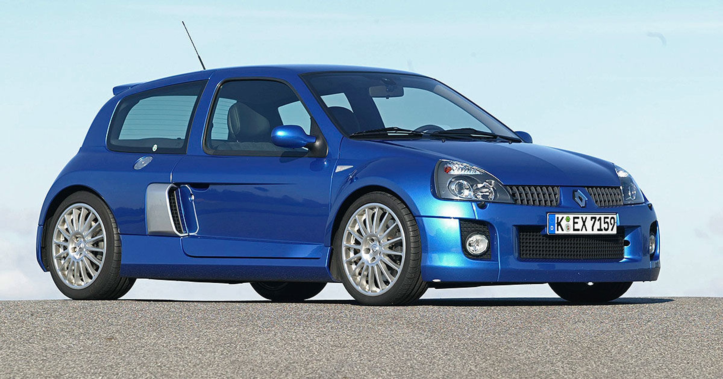Renault Clio V6 – tak jeździ najmocniejsza fabryczna wersja