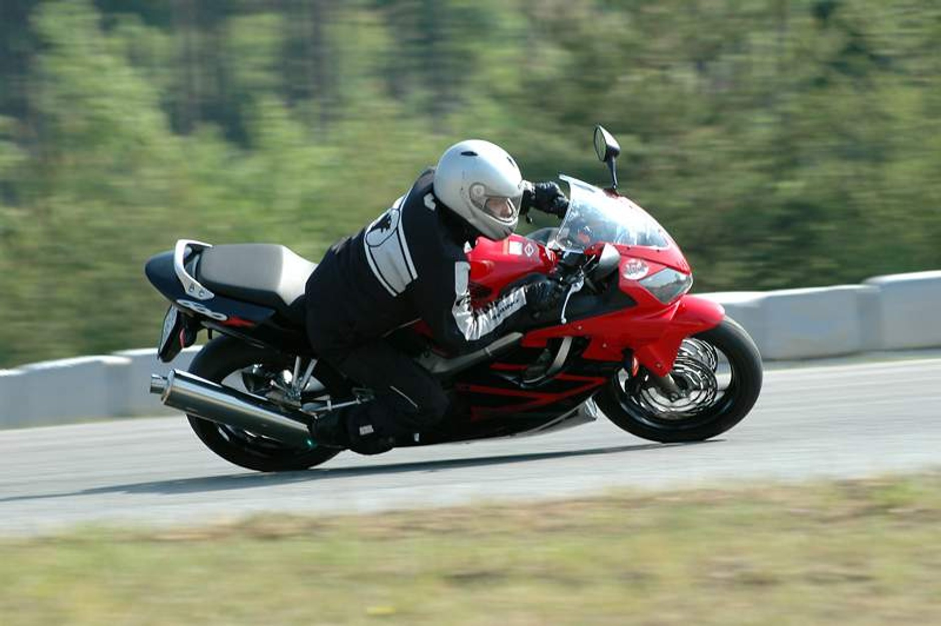 Supermoto Honda Days: nowy CBR600RR na torze