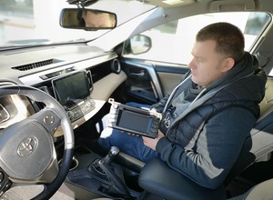 Jak zamontować lepsze radio zamiast fabrycznego?