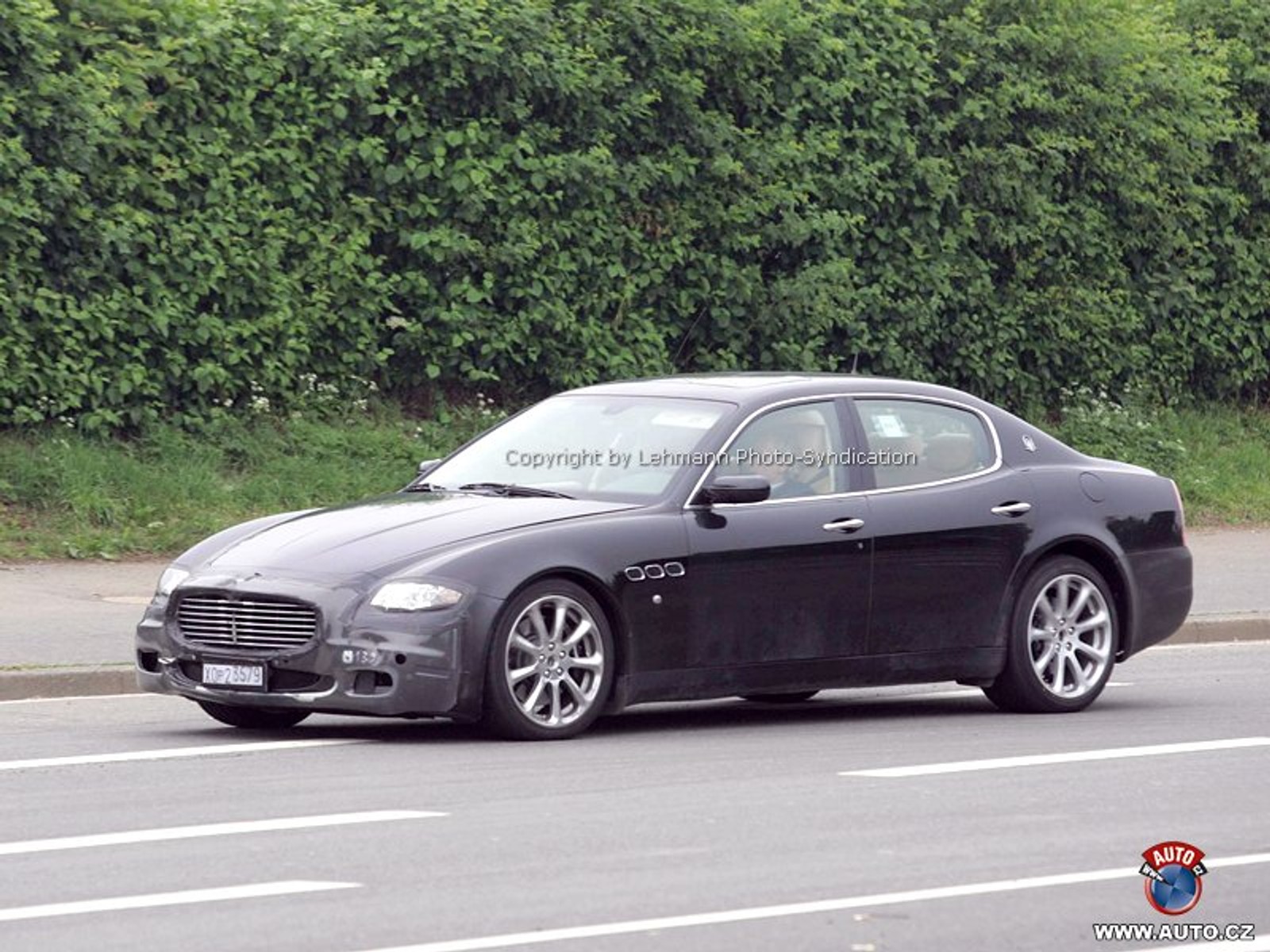 Zdjęcia szpiegowskie: Maserati Granturismo Spyder będzie coupe-kabrioletem