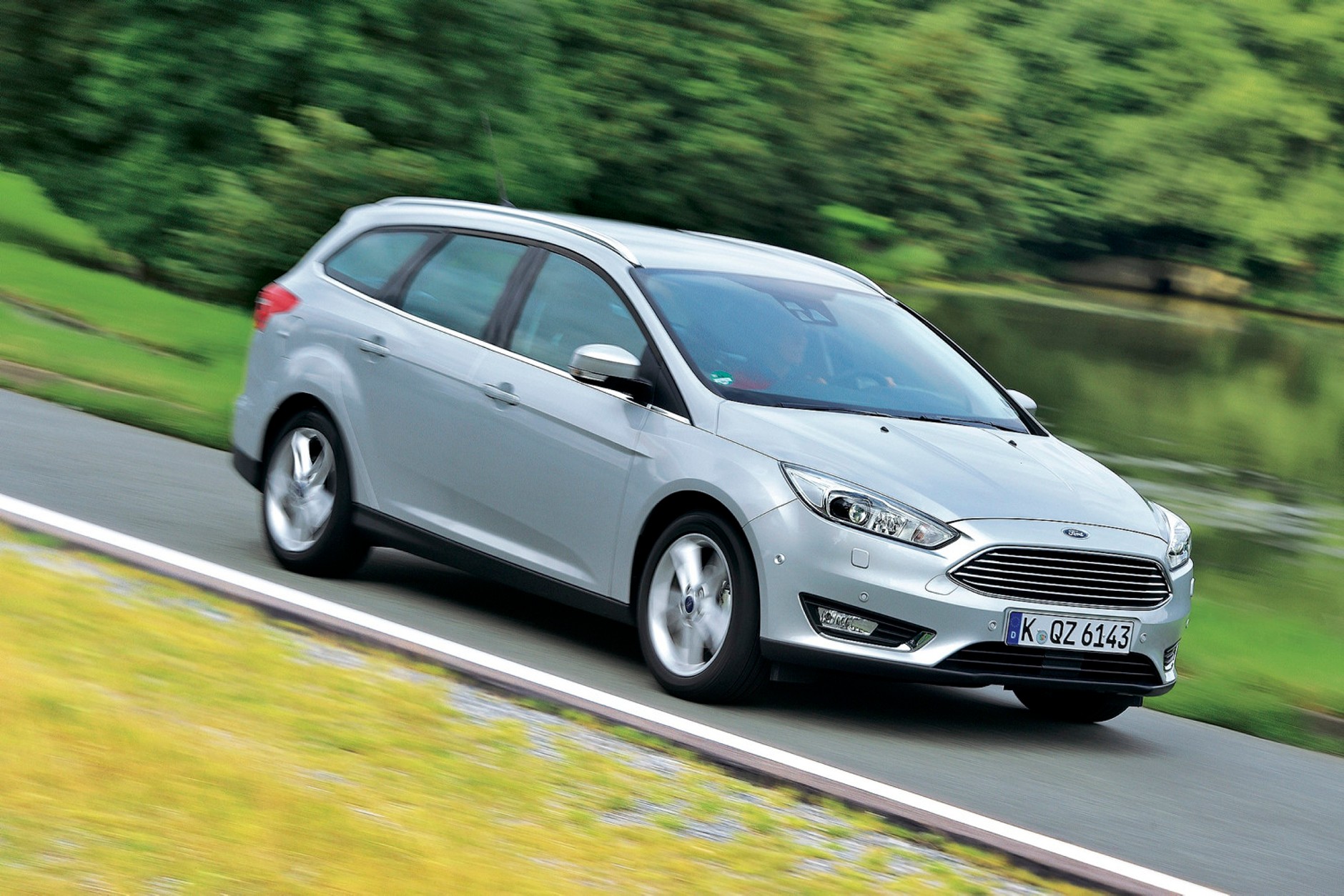 12 cylindrów... i aż 4 auta: Focus, cee'd, Astra i Octavia