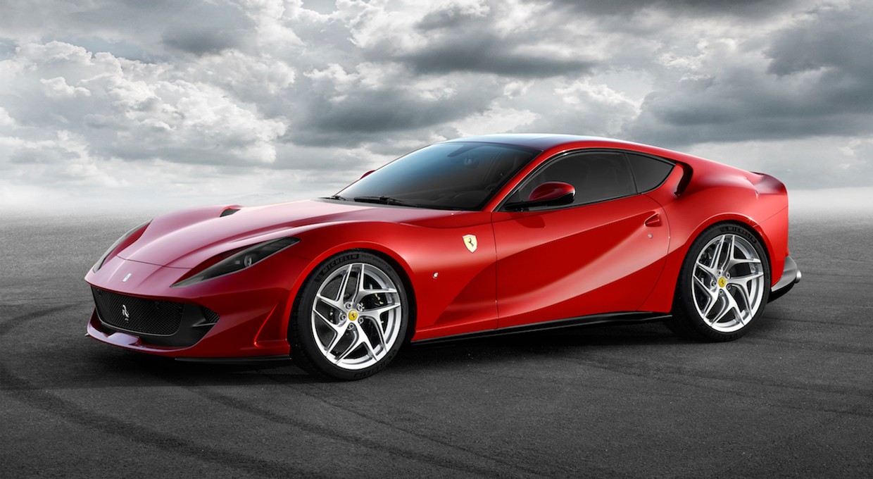 Ferrari 812 Superfast - nazwa mówi wszystko