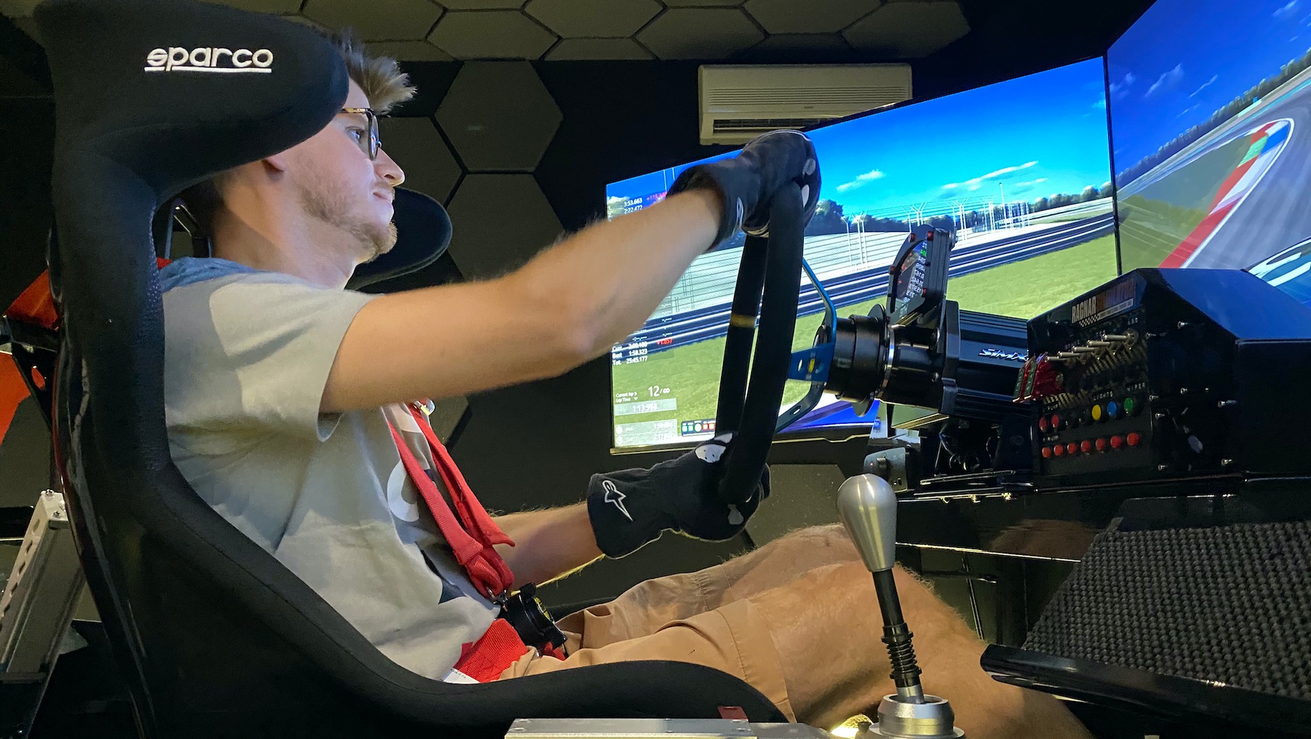 Pierwszy etap przygotowań do wyścigu: ćwiczenia w Ragnar Simulator w Częstochowie.