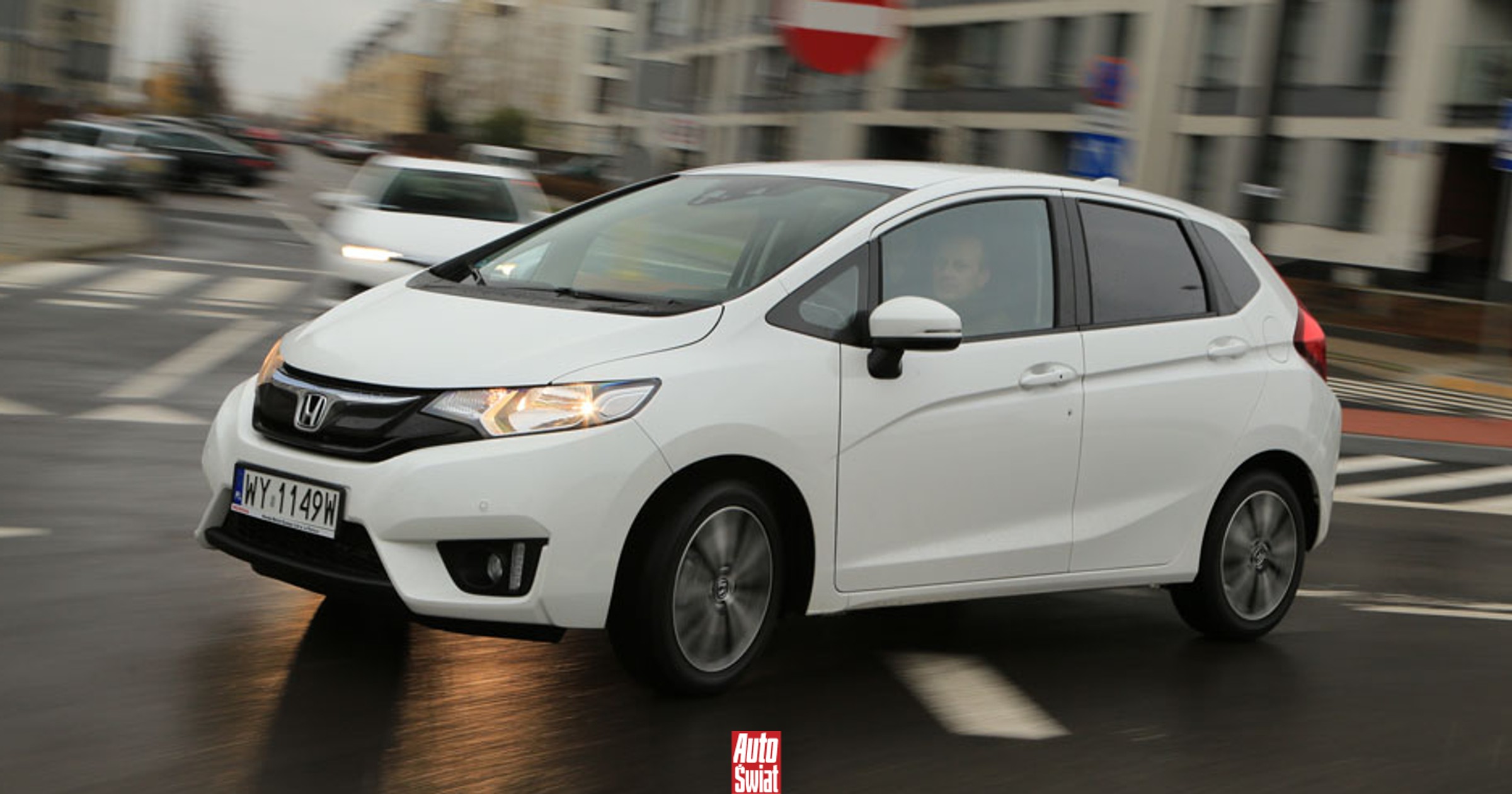 Honda Jazz 1.3 CVT Elegance - praktyczna i oszczędna, ale