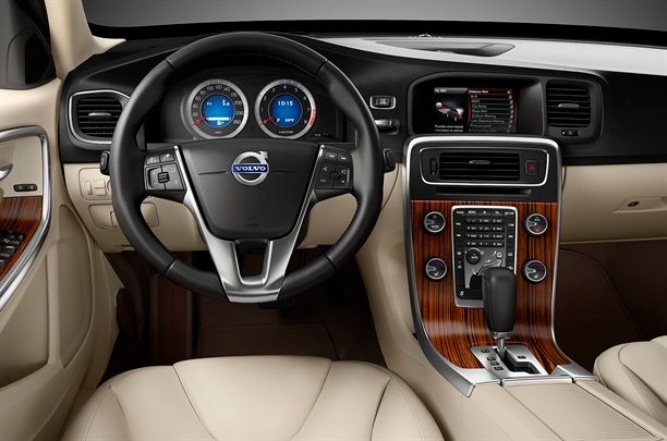 Volvo S60 dostępne będzie z dwoma zawieszeniami
