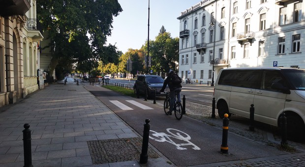 Tysiące pułapek na pieszych na ulicach. To w końcu jest przejście czy nie?
