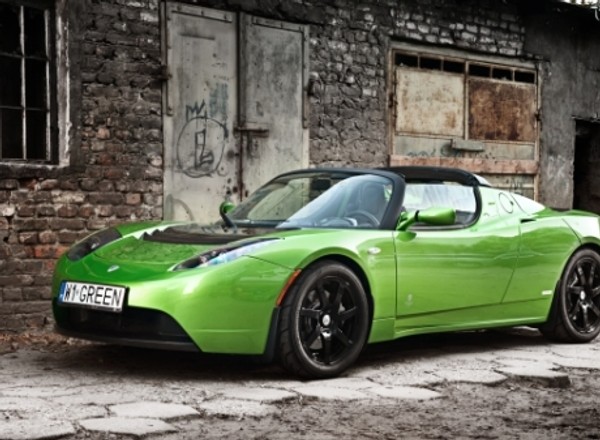 Tesla Roadster: perpetuum mobile