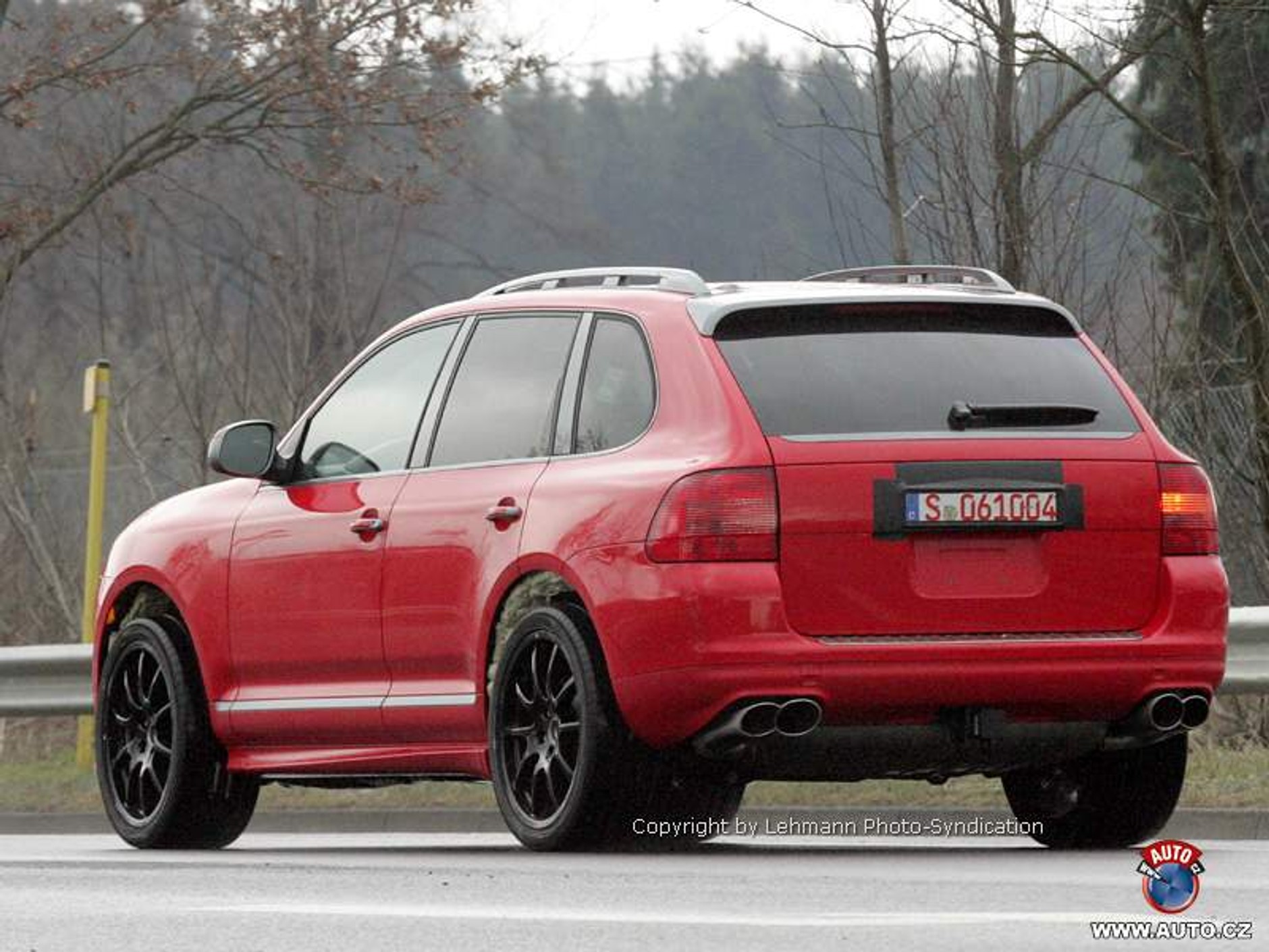 Zdjęcia szpiegowskie: Terenowy Bentley – drogie cacko