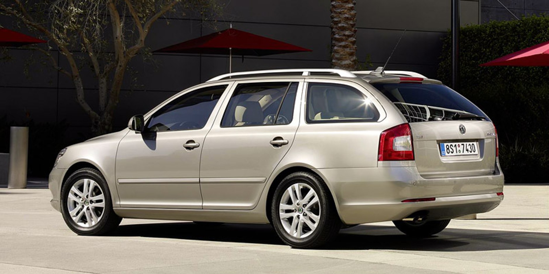 Paryż 2008: Škoda Octavia po liftingu już odkryta (fotogaleria)