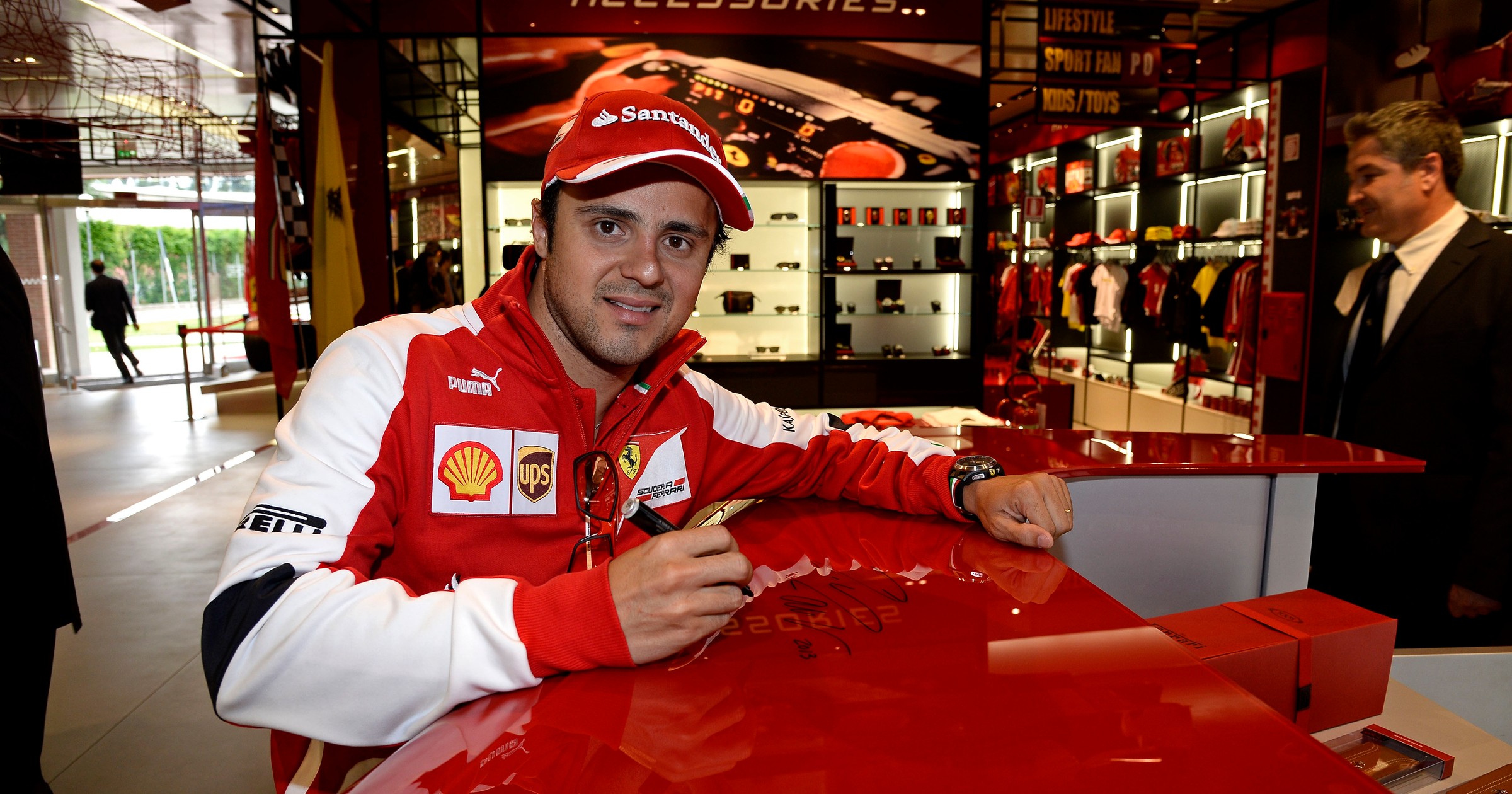 Felipe Massa i Ferrari w Warszawie podczas Shell V-Power Nitro+