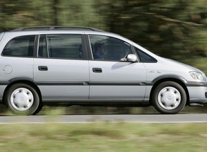 Opel Zafira A: nieduży van z dużymi atutami
