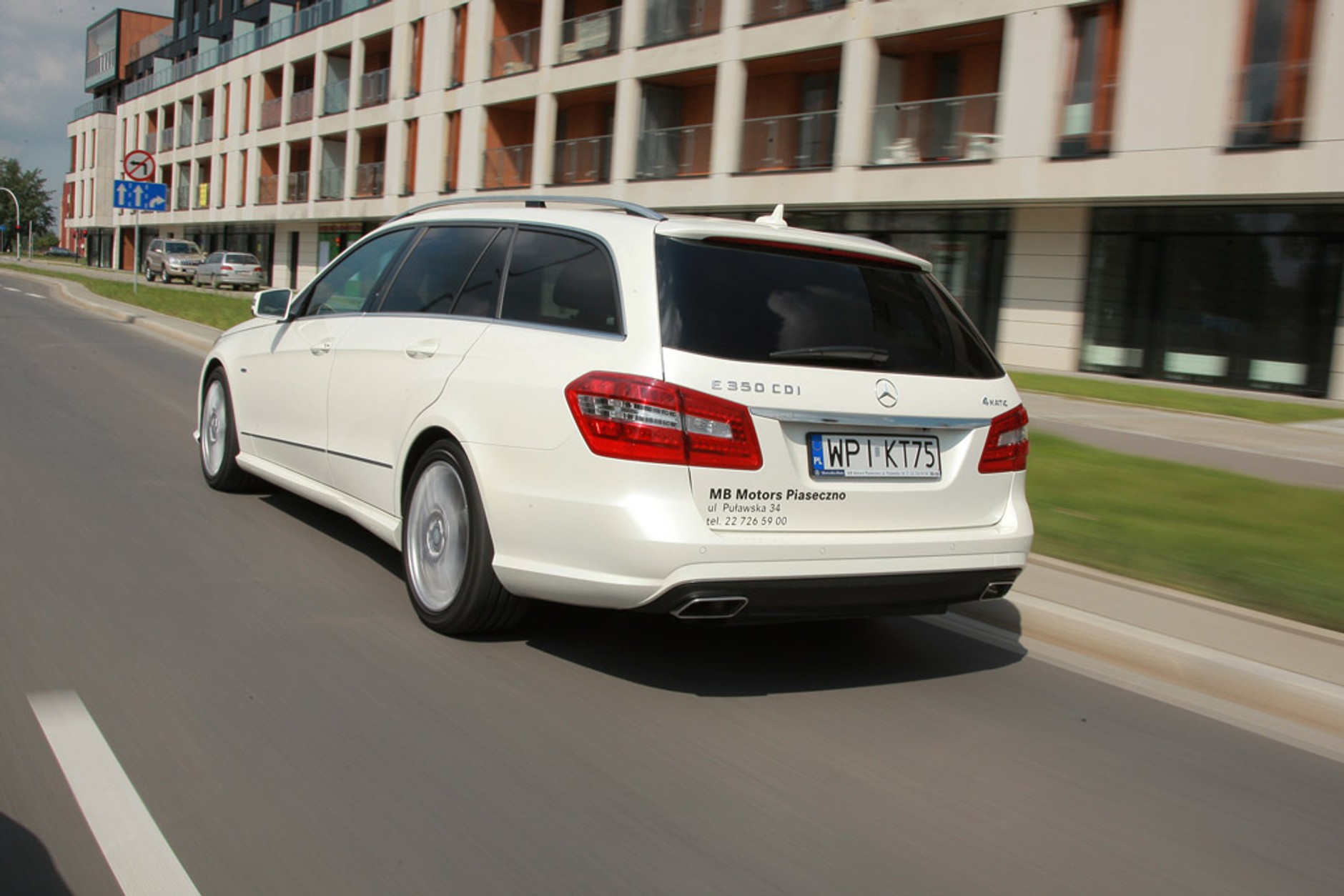 Skoda Superb kontra BMW serii 5 i Mercedes klasy E: czy Skoda okaże się lepsza od Mercedesa i BMW?