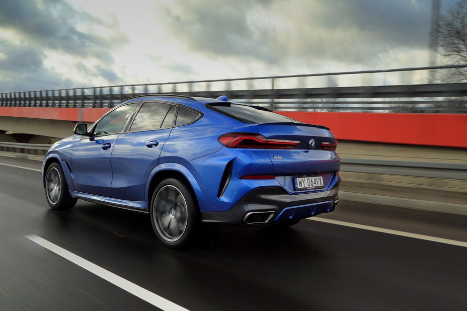 BMW X6 M50i