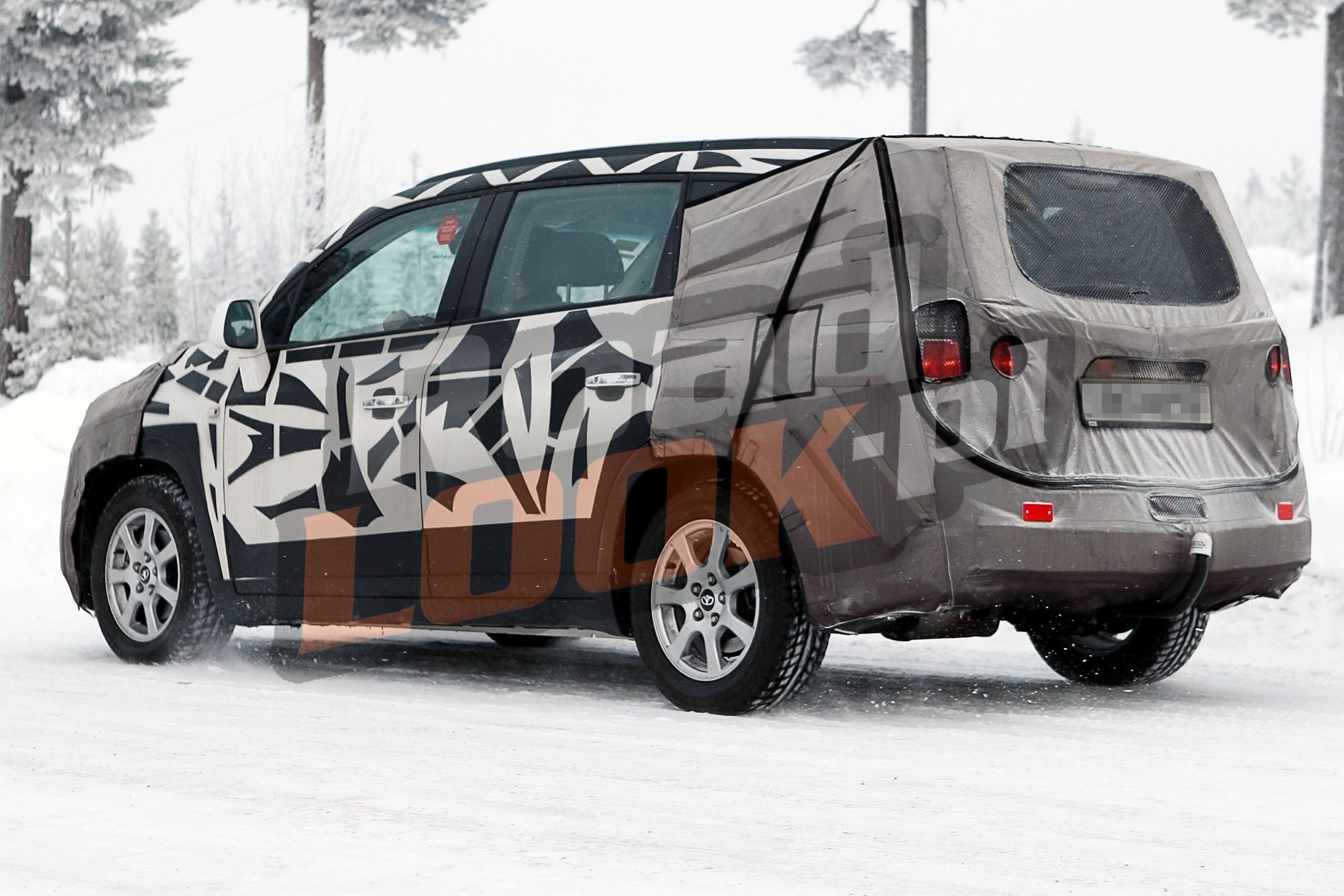 Zdjęcia szpiegowskie: Chevrolet Orlando w sprzedaży od 2012 roku