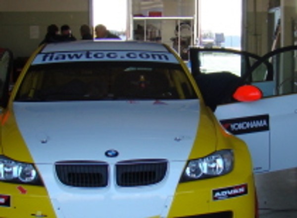 Wyścigi: Damian Sawicki pierwszym Polakiem testującym BMW 320si WTCC