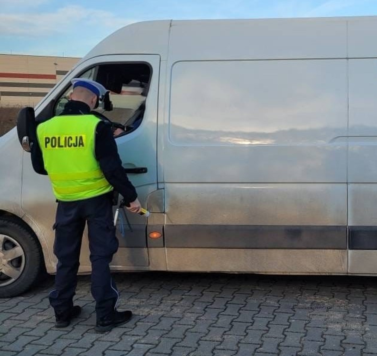 Policjanci zatrzymali 11 kurierów. Prowadzili pod wpływem alkoholu i narkotyków