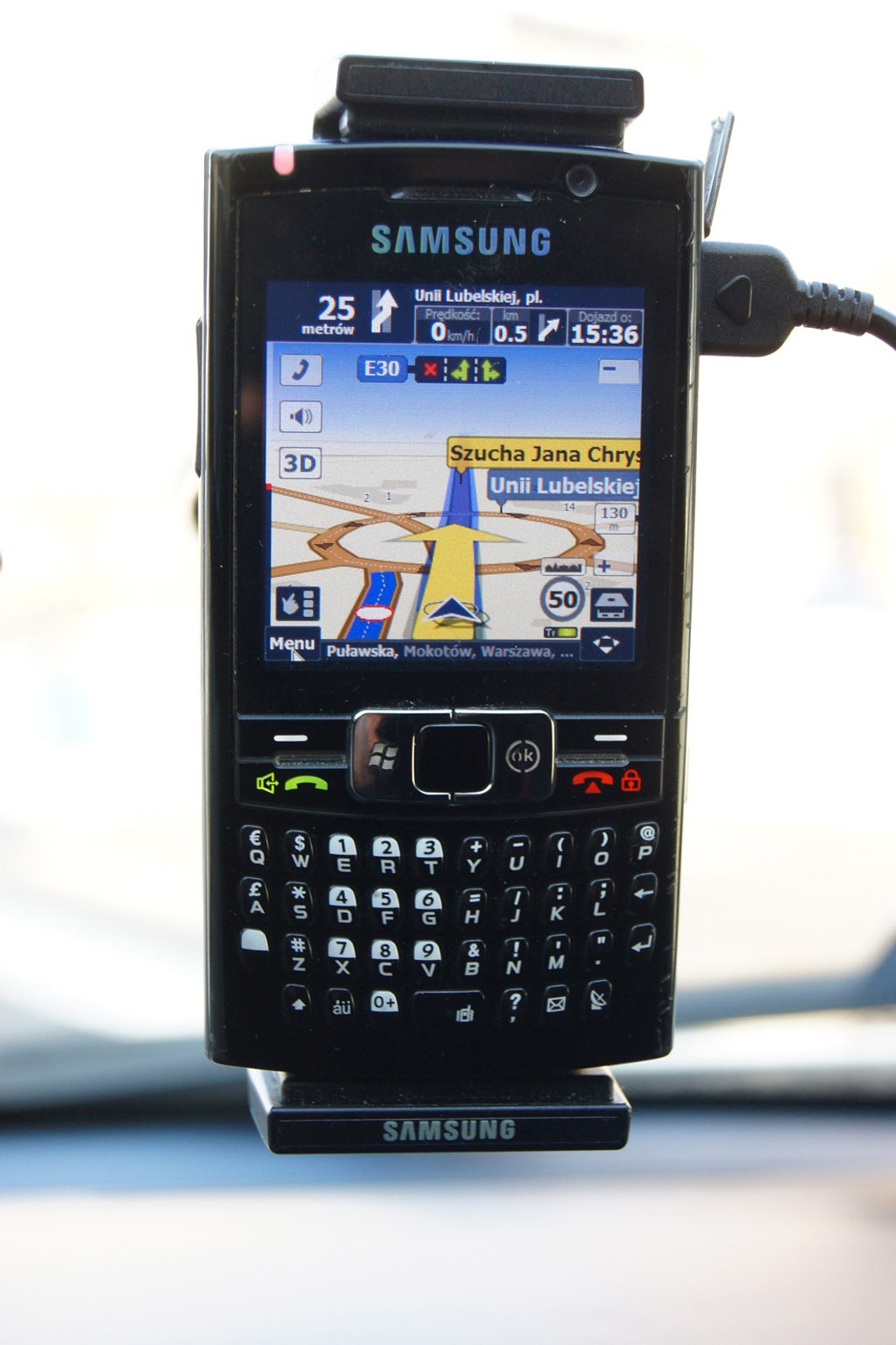 Nawigacja w telefonie? Sprawdziliśmy, która jest najlepsza