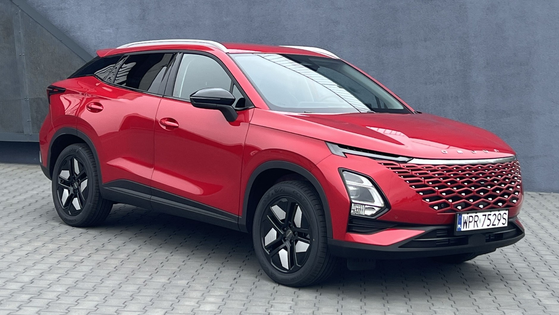 Omoda 5 (wersja po modernizacji; od 2024 r.). Auto świetnie się w Polsce sprzedaje, ale oferta części zamiennych do tego modelu jest poza ASO śladowa.