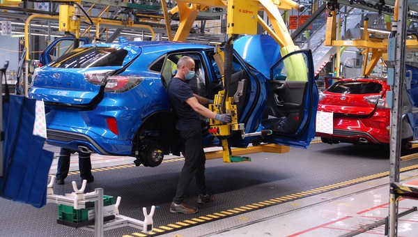 Ford zaprzestaje działalności w Rosji i pomoże Ukrainie 