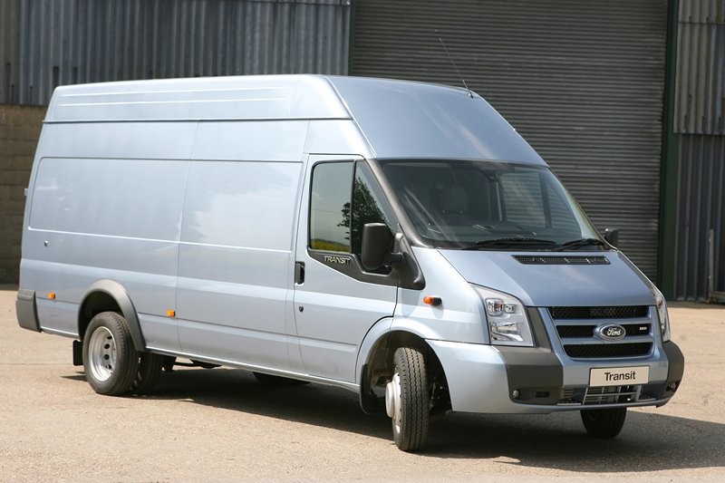 Ford Transit: mocniejszy (3,2 TDCi 147 kW/200 KM) i ładowniejszy (4,6 t)