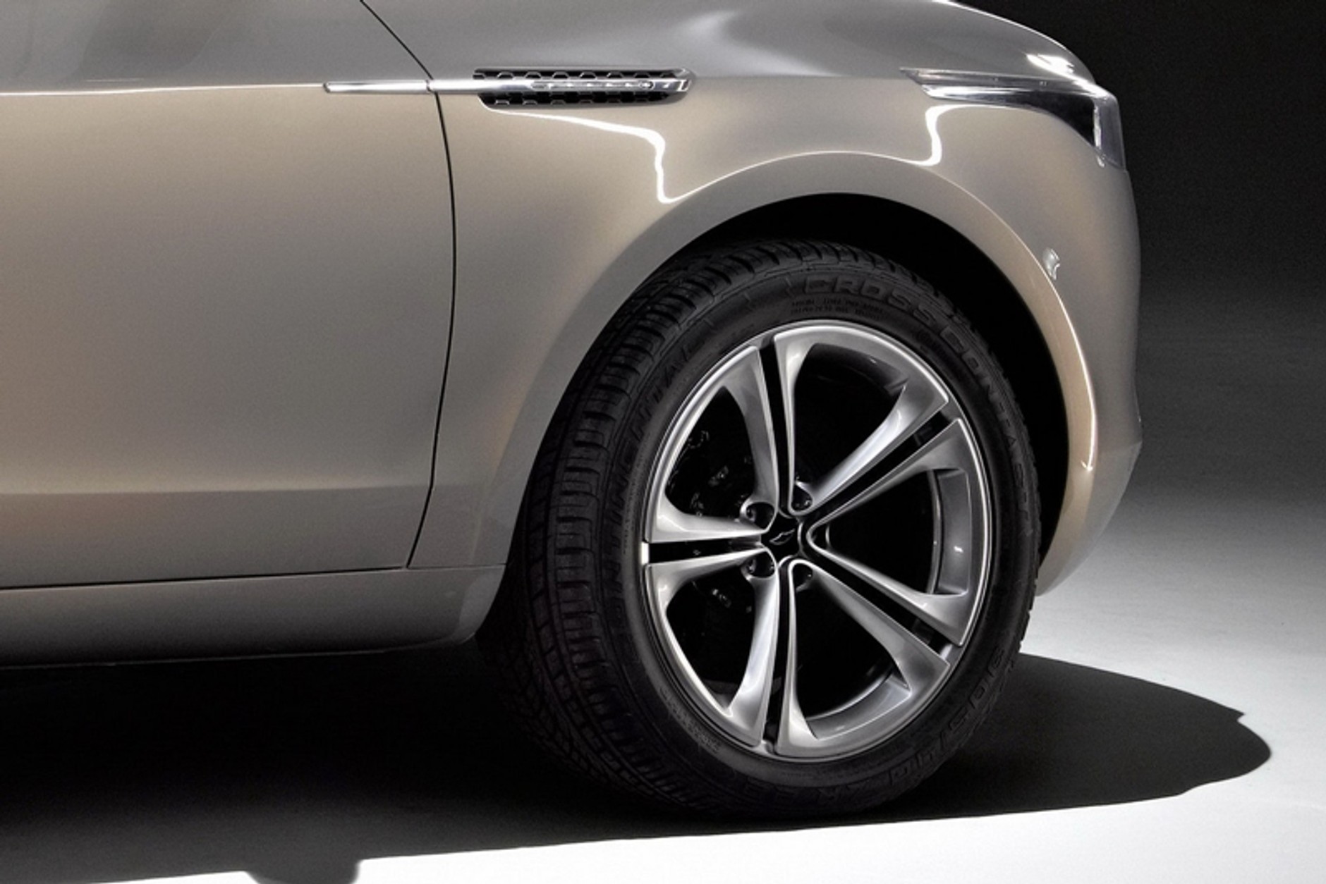 Aston Martin Lagonda – zaprojektowały go babcie