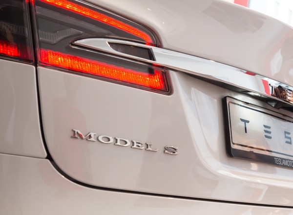 Tesla Model S dostępna w carsharingu