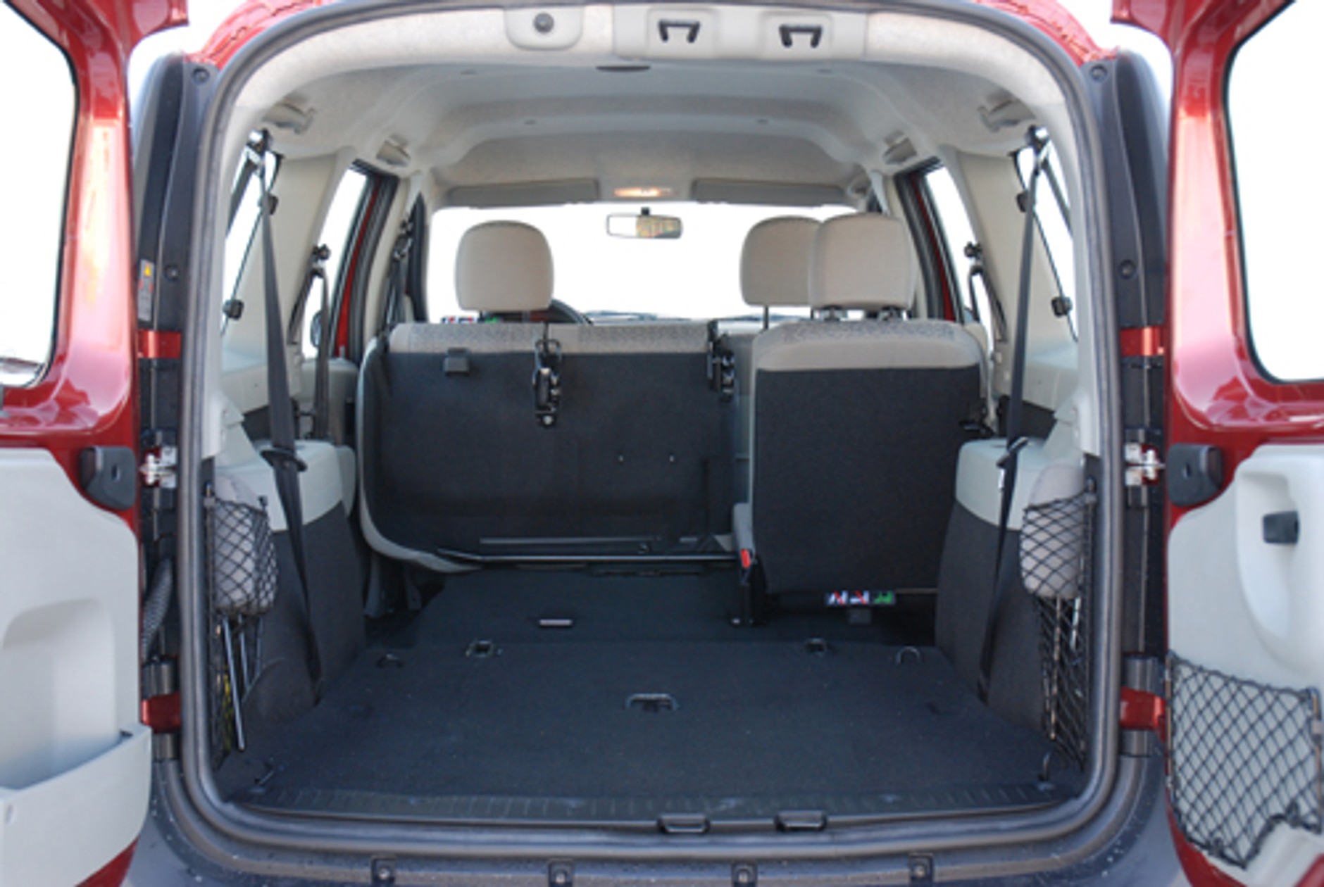 Dacia Logan MCV - Logany zaleją ulice!